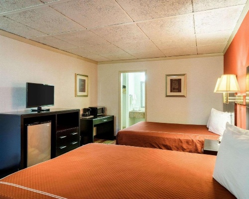Rodeway Inn University image 9