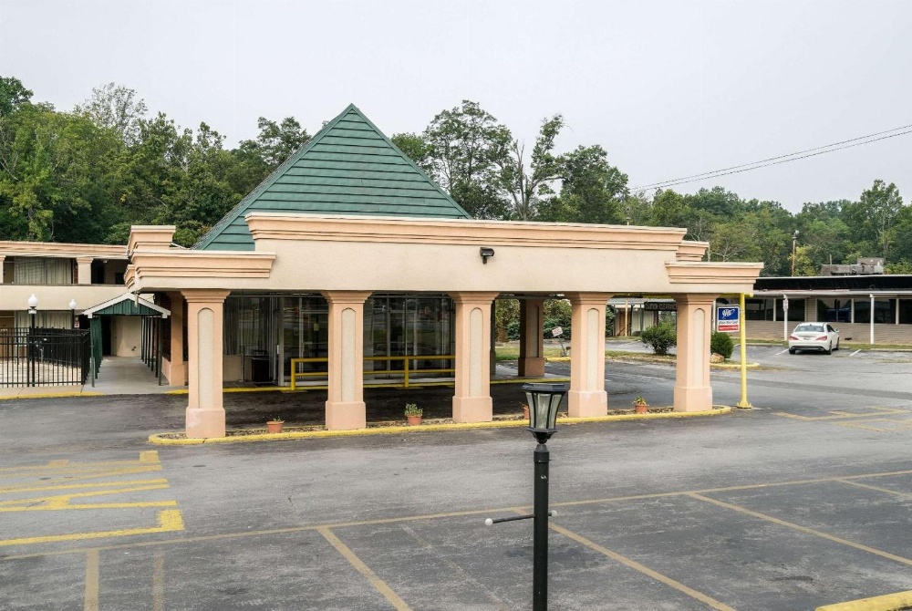 Rodeway Inn University Main image