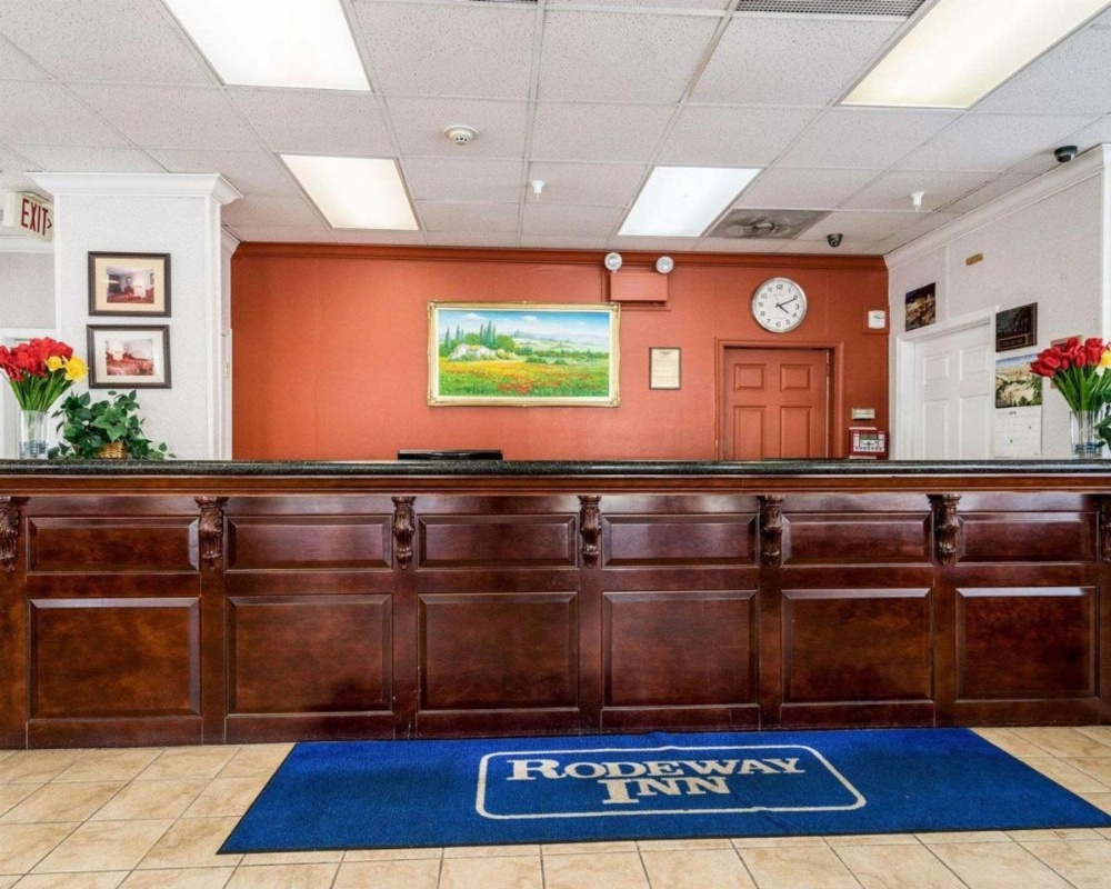 Rodeway Inn University