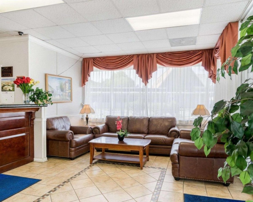 Rodeway Inn University